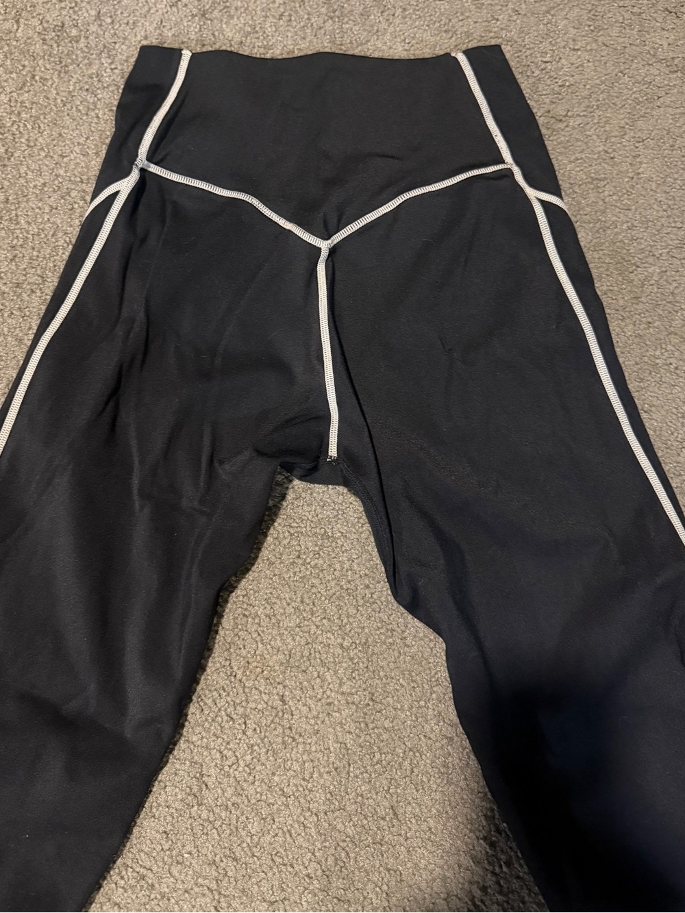 Black High-Waist Performance Leggings with Contrasting White Stitching